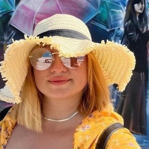 Meet your Posher, Ingrid johana